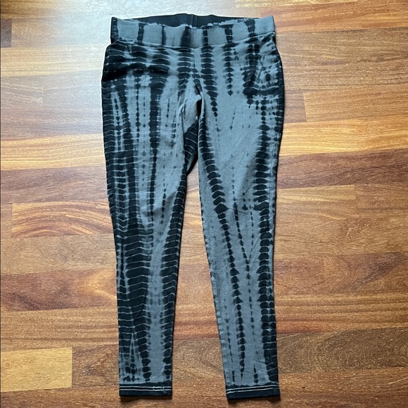 torrid Pants - Torrid Black and Gray tie dyed Patterned Leggings